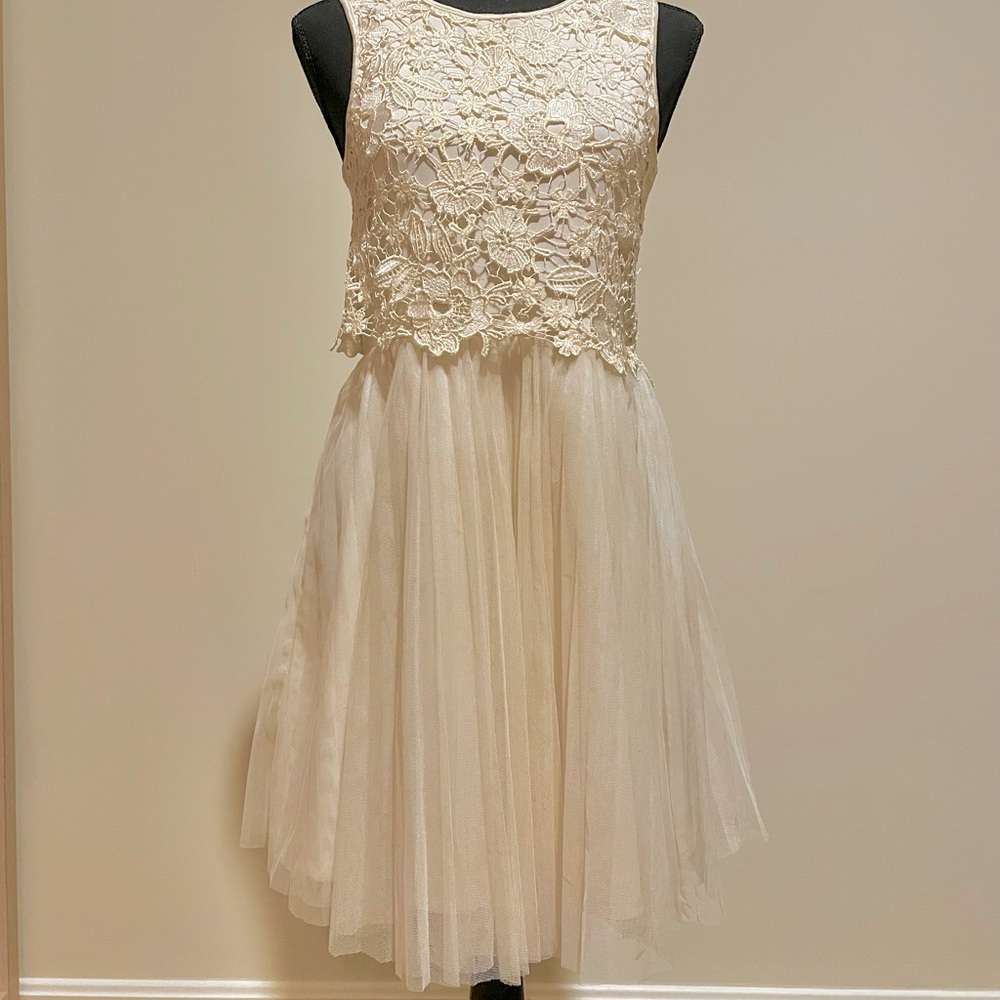 Sleeveless dress